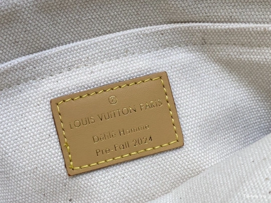 Affordable LOUIS VUITTON TO-GO-30*21.5*2cm POCHETTE 0723